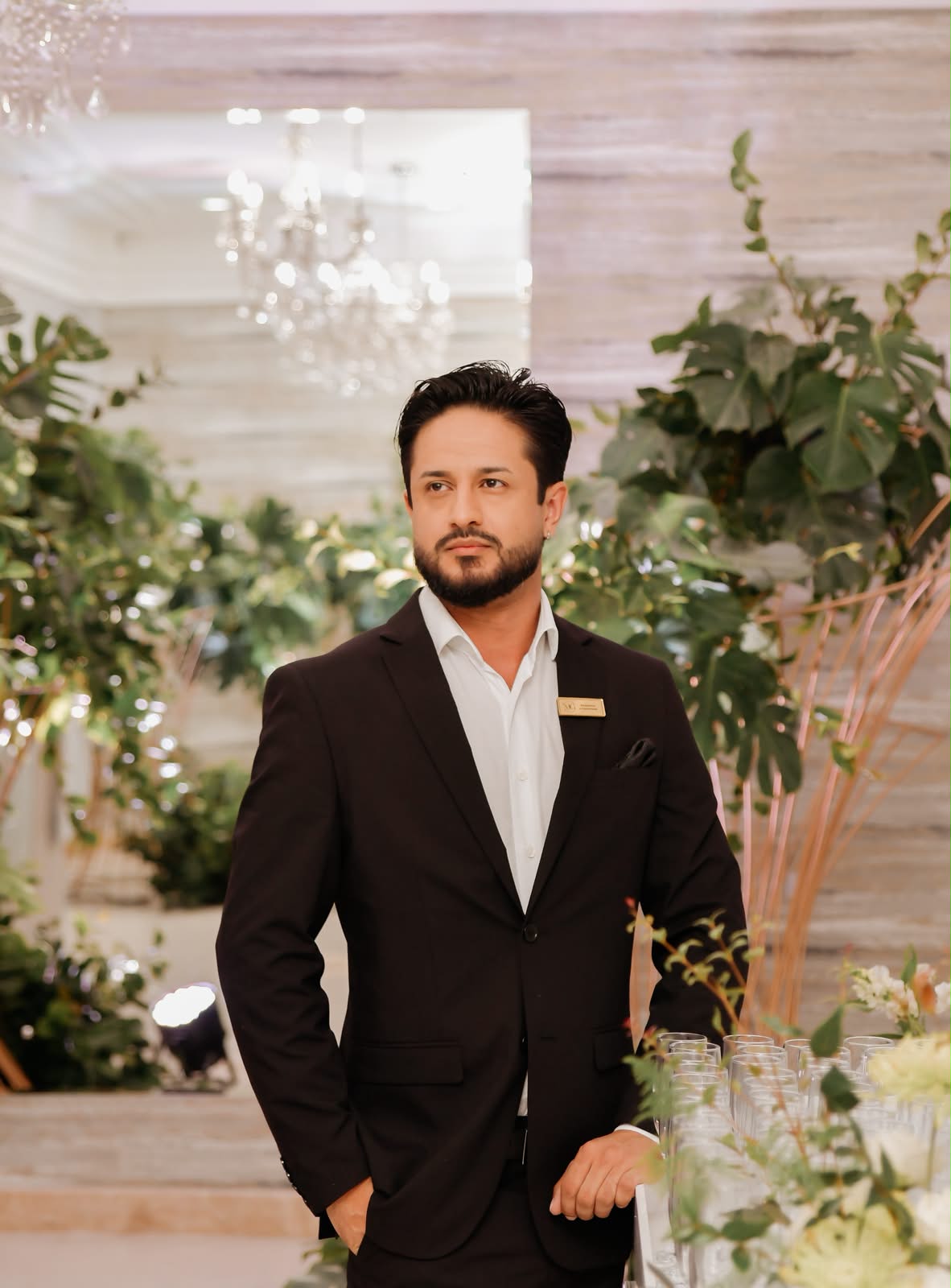 Marcelo Gembro, cerimonialista, em traje formal